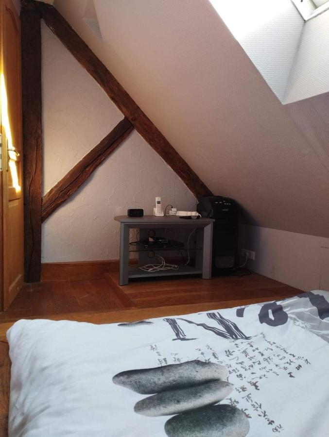 Charmante Petite Maison De Bourg Lägenhet Autry-le-Chatel Exteriör bild